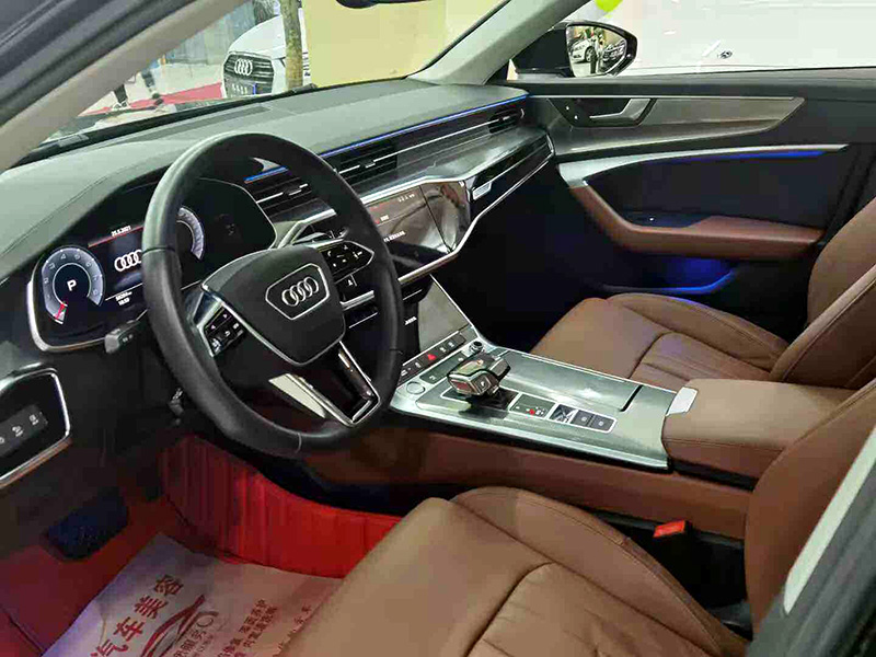 活動(dòng)用車(chē)